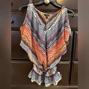 Short sleeves. Open shoulders. Belted. Size small